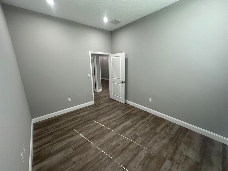 More Photos Of 708 Cactus Ridge Cir, Seffner Medical For Lease