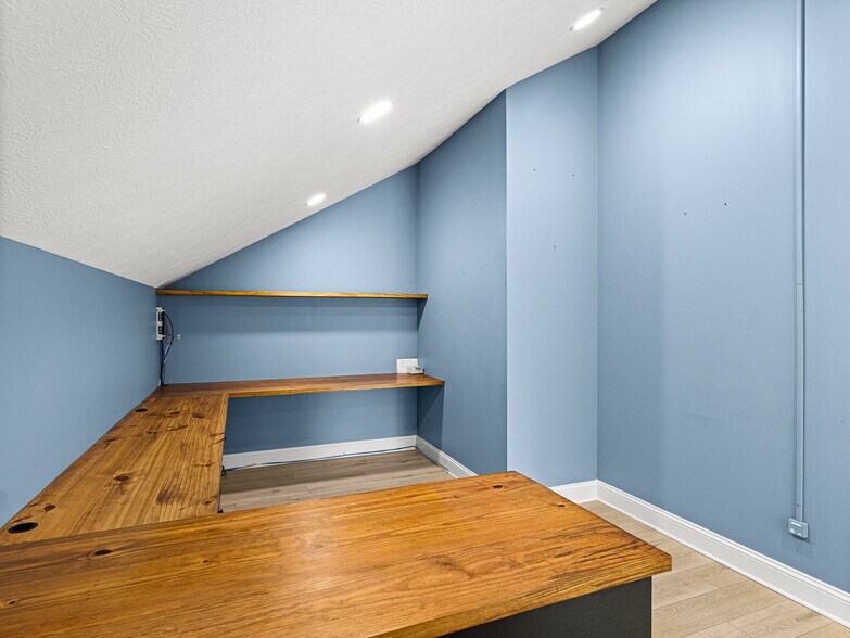 More Photos Of 14 Mimidis Ln, Swannanoa Office For Sale