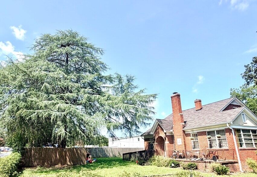More Photos Of 710 Raleigh St, West Columbia Office For Lease
