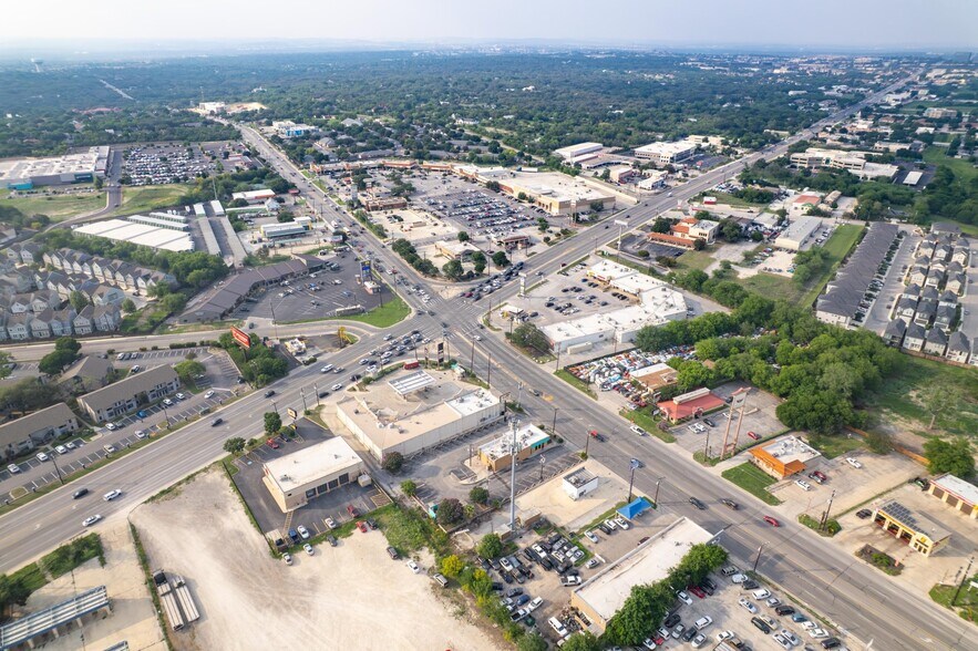 More Photos Of 5726 Babcock Rd, San Antonio Freestanding For Lease