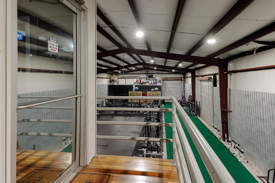 More Photos Of 32206 Tamina Rd, Magnolia Office For Lease
