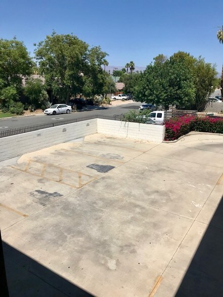 More Photos Of 44100 Monterey Ave, Palm Desert Office For Lease