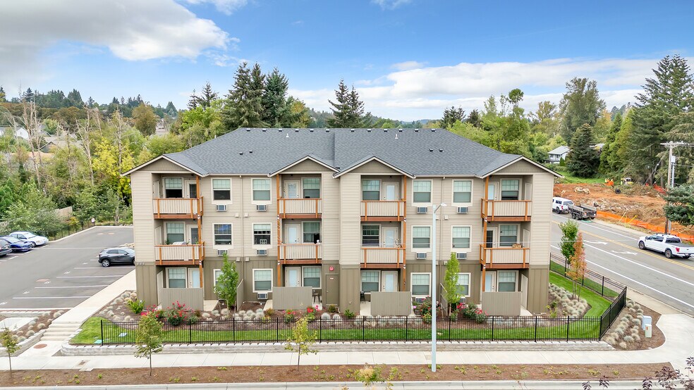 More Photos Of 1330 Mildred Ln SE, Salem Apartments For Sale