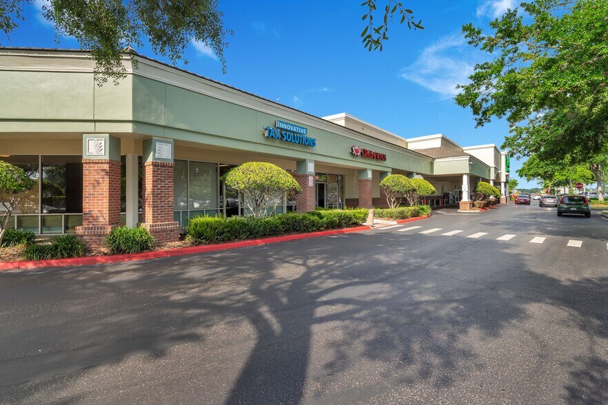 More Photos Of 1720 E Silver Star Rd, Ocoee General Retail For Lease