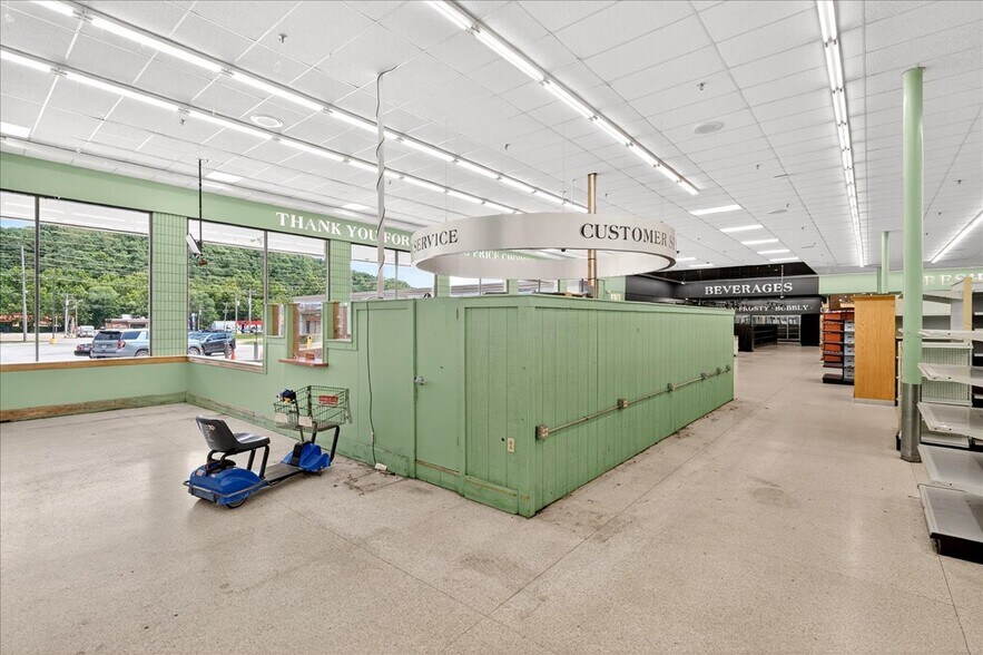 More Photos Of 4634-4639 Gravois Rd, House Spgs, House Springs Supermarket For Lease