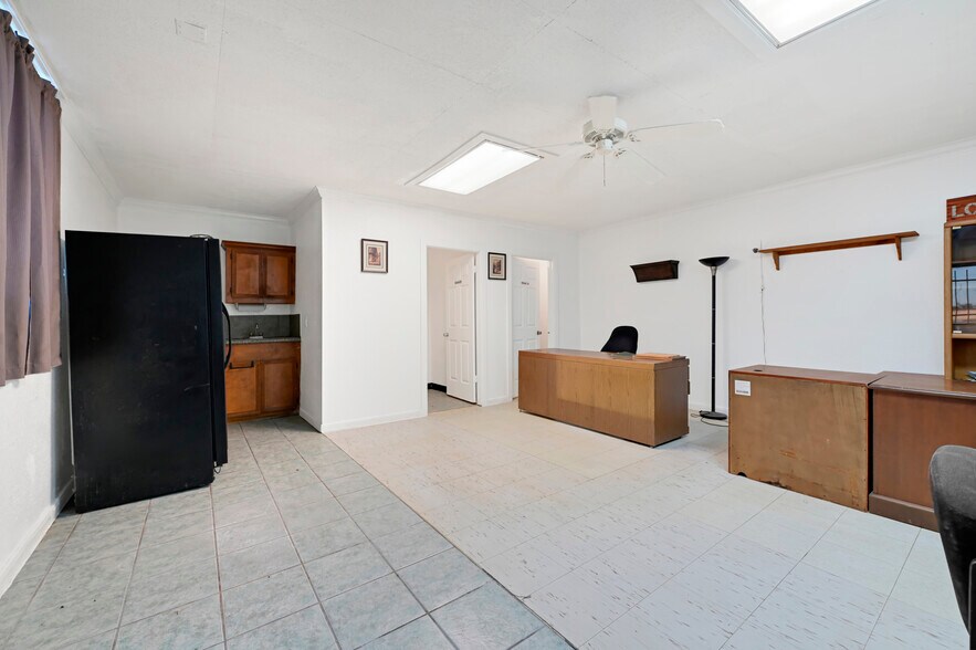 More Photos Of 5206 Telephone Rd, Houston Freestanding For Lease