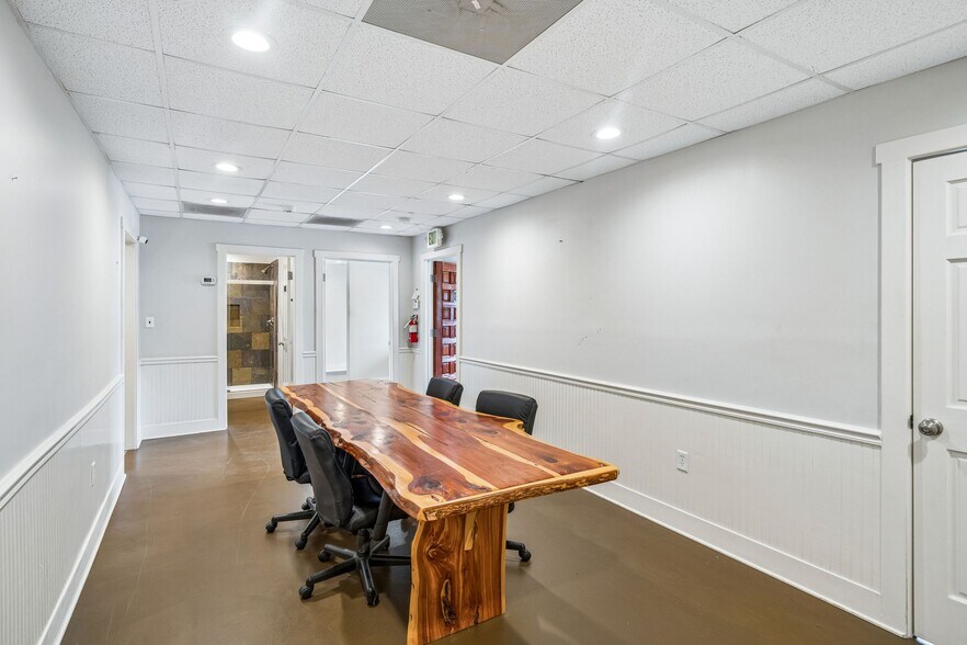 More Photos Of 1719 Signal Point Rd, Charleston Self Storage For Sale