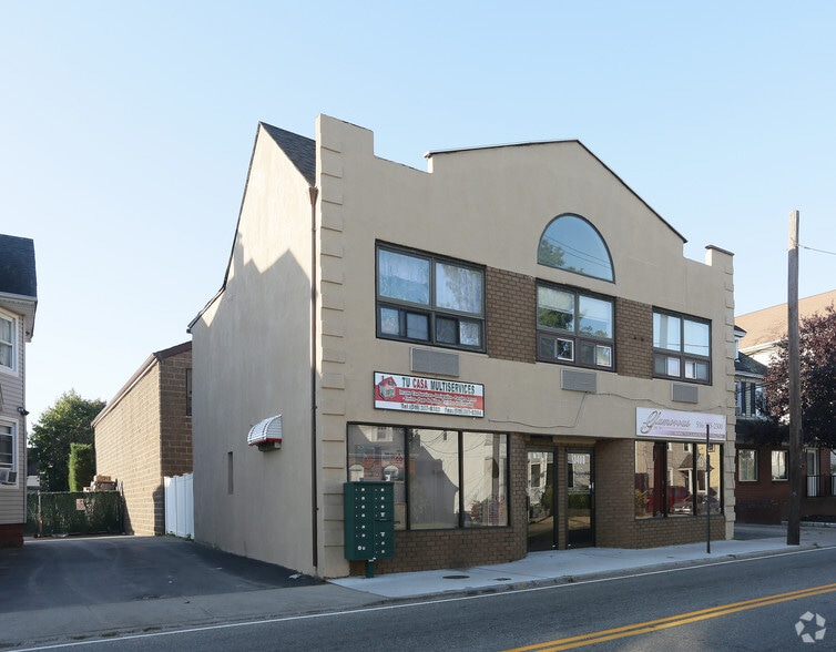 Primary Photo Of 340 Maple Ave, Westbury Apartments For Sale