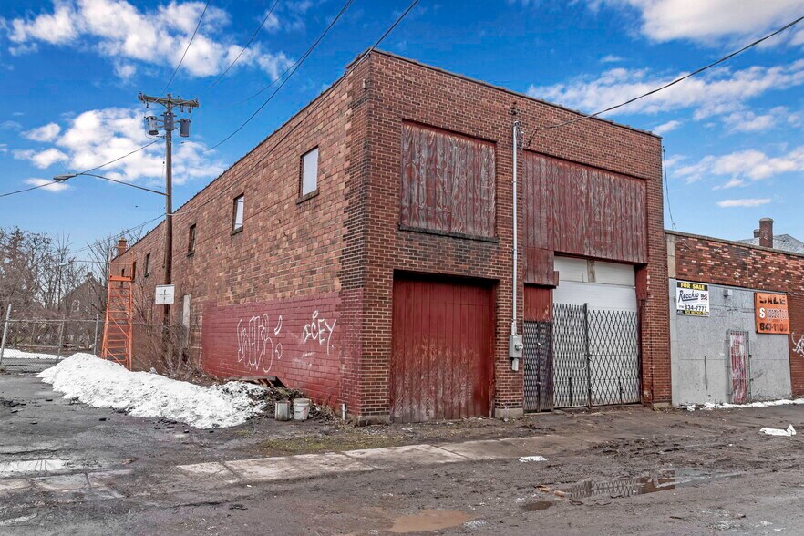 More Photos Of 14 Strauss Street, Buffalo Warehouse For Sale
