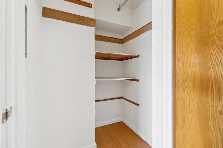 More Photos Of 237 Cumberland St, San Francisco Multifamily For Sale