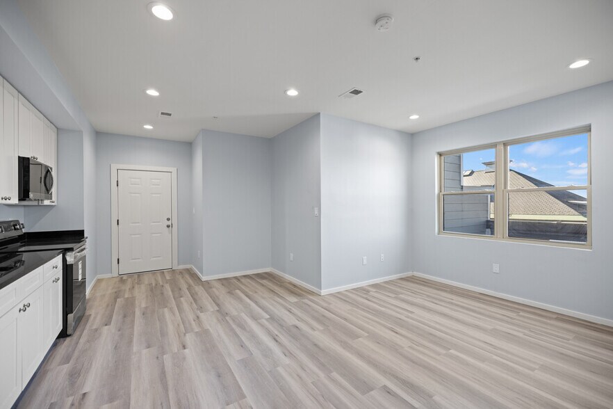 More Photos Of 1916 15th St SE, Washington Apartments For Sale