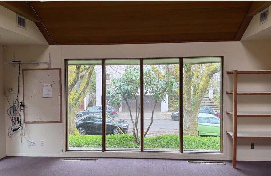 More Photos Of 2307 NE Flanders St, Portland Freestanding For Sale