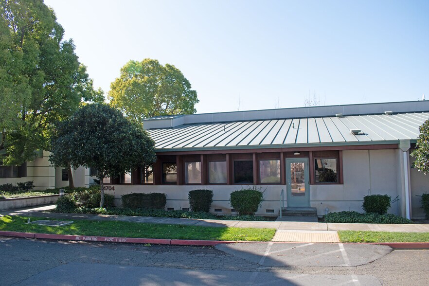 More Photos Of 4704 Hoen Ave, Santa Rosa Medical For Lease