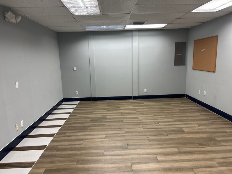 More Photos Of 4121-4141 NW 5th St, Plantation Medical For Sale