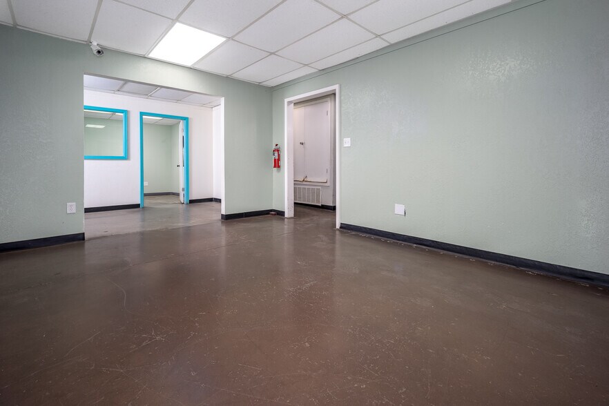 More Photos Of 6845 S Western Ave, Oklahoma City Distribution For Lease