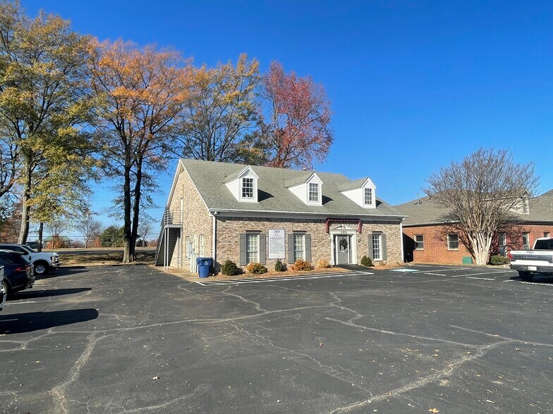More Photos Of 269 Germantown Bend Cv, Cordova Office For Lease
