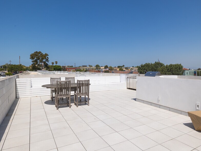 More Photos Of 208 Main St, El Segundo Loft Creative Space For Sale