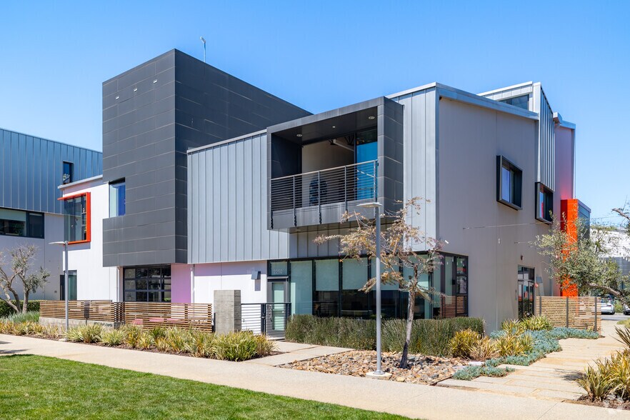 More Photos Of 2250 E Maple Ave, El Segundo Loft Creative Space For Sale