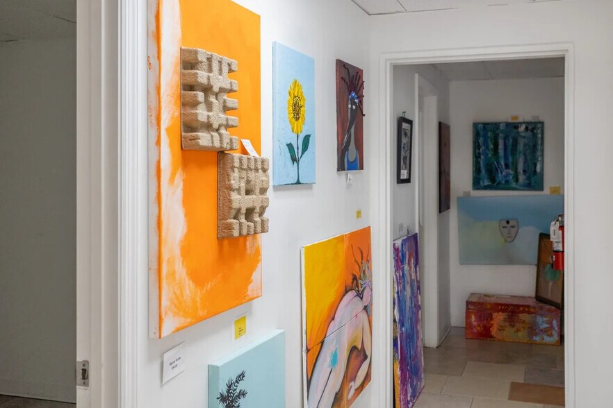 More Photos Of 400 23rd St S, Saint Petersburg Storefront Retail Office For Lease