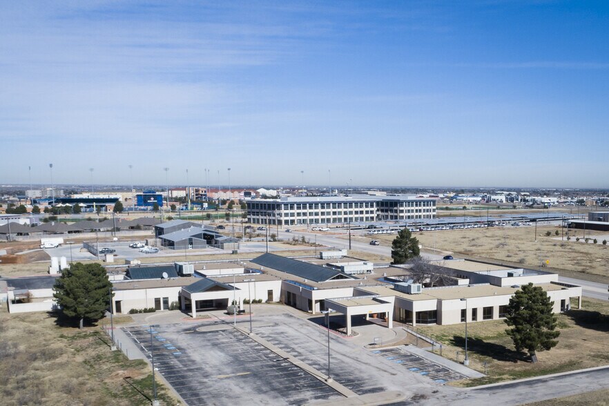 More Photos Of 207 Tradewinds Blvd, Midland Hospital For Lease