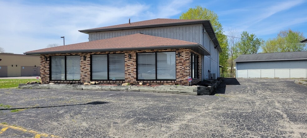 More Photos Of 126 N Canal St, Newton Falls Flex For Sale