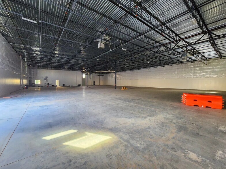 More Photos Of 350 S Hamilton Ct, Gilbert Warehouse For Lease