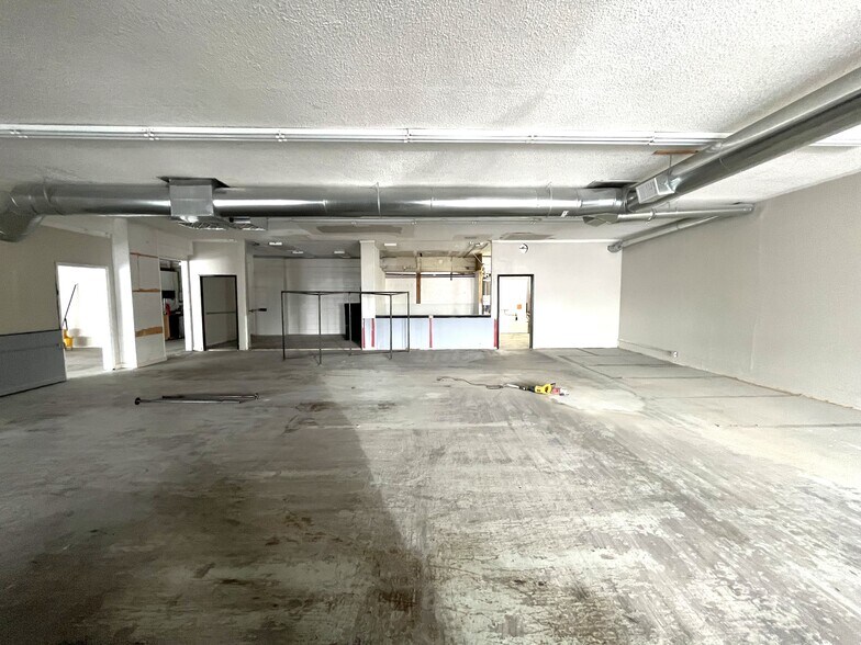 More Photos Of 1598 W Broadway St, Idaho Falls General Retail For Lease