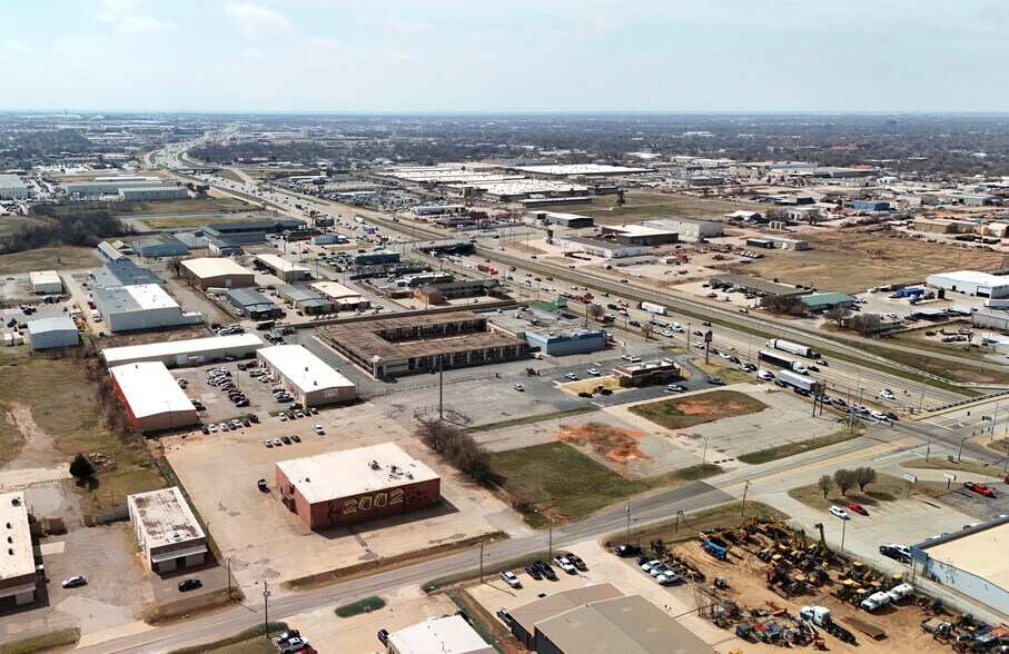 More Photos Of 1508 SE 25th St, Oklahoma City Bar For Sale