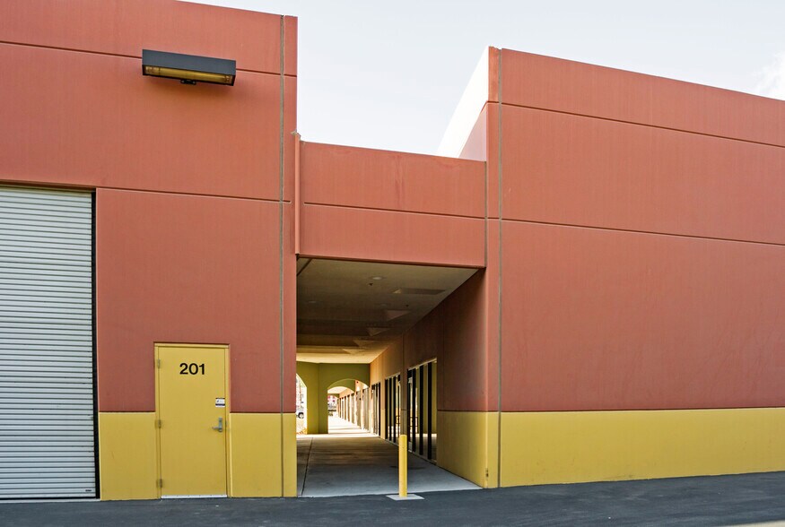 More Photos Of 78078 Country Club Dr, Bermuda Dunes Unknown For Lease