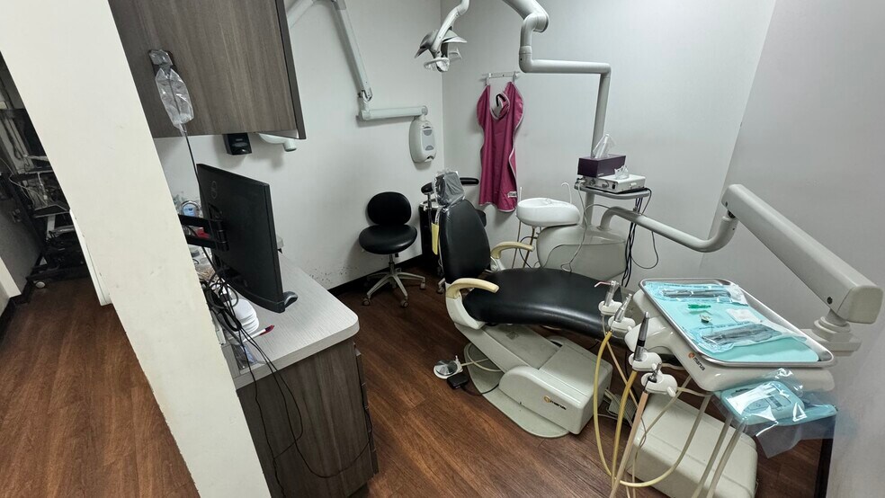 More Photos Of 700 Grand St, Brooklyn Storefront Retail Residential For Lease