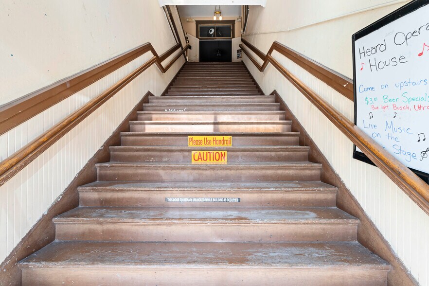 More Photos Of 106 W Oak St, Arcadia Storefront For Sale