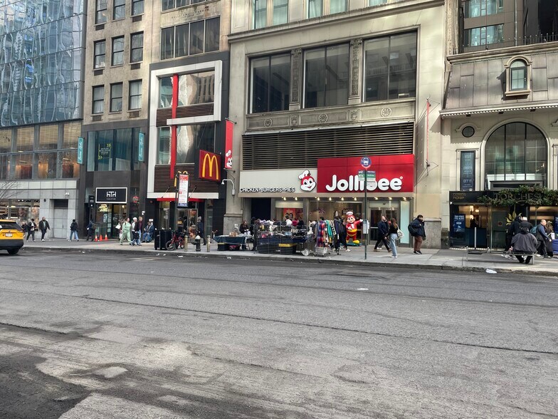 More Photos Of 20 E 42nd St, New York Apartments For Lease