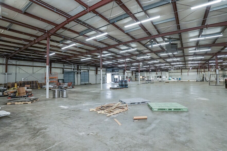 More Photos Of 360 Commerce Blvd, Bogart Distribution For Lease