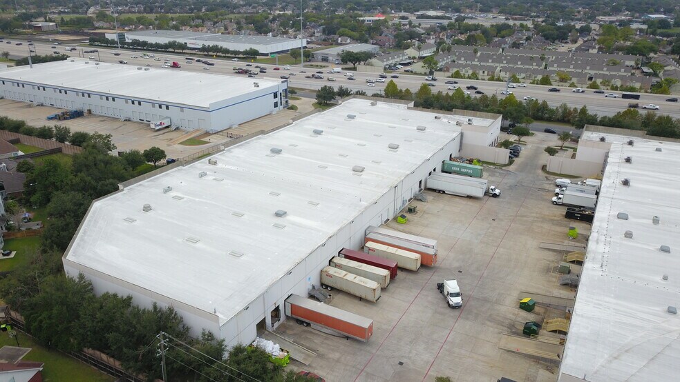 More Photos Of 10215 S Sam Houston Pky W, Houston Warehouse For Lease