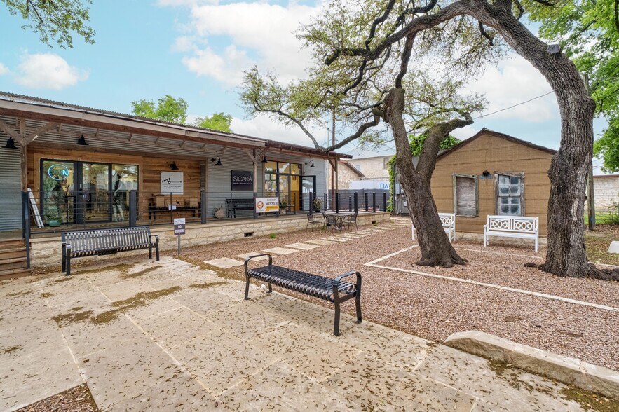 Primary Photo Of 330 W Mercer St, Dripping Springs Freestanding For Lease