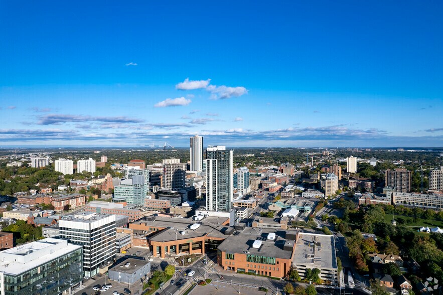 More Photos Of 25 Water St S, Kitchener Office For Lease