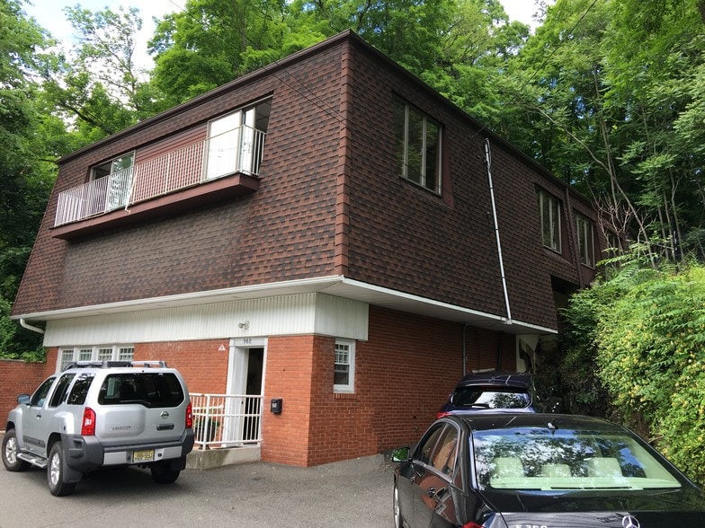 More Photos Of 968 Somerset St, Watchung Office For Sale