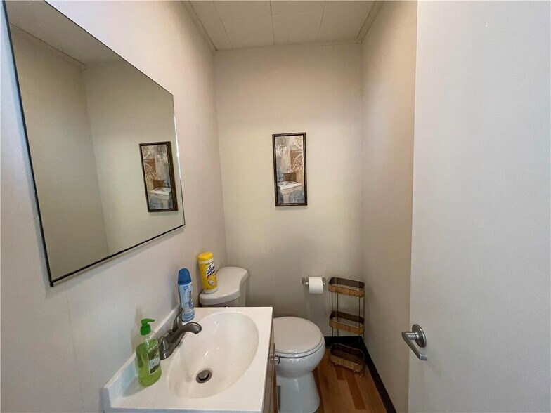 More Photos Of 344 S 3rd St, Coopersburg Medical For Sale