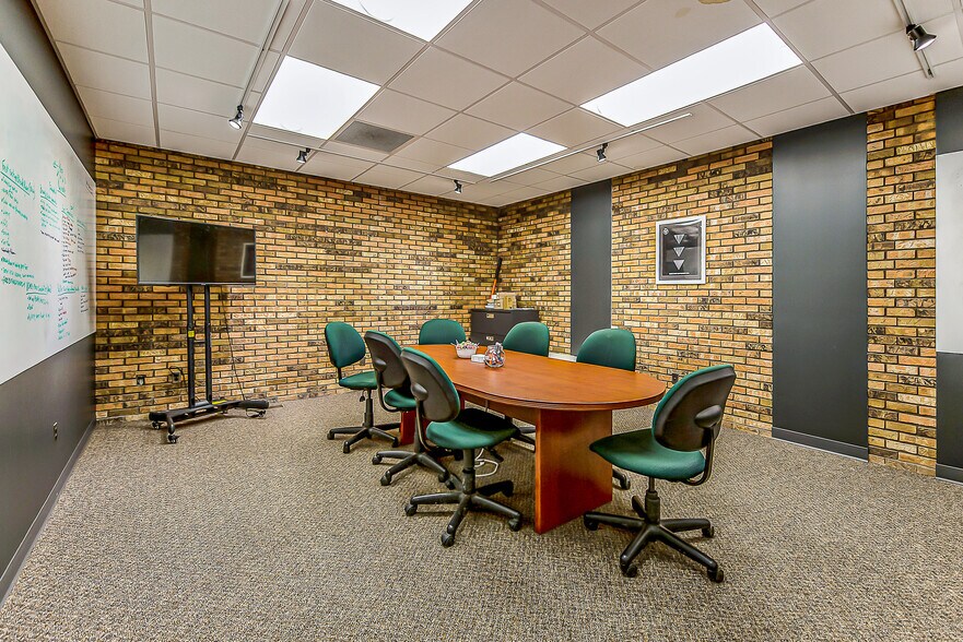 More Photos Of 78 Jackson Plaza, Ann Arbor Warehouse For Sale
