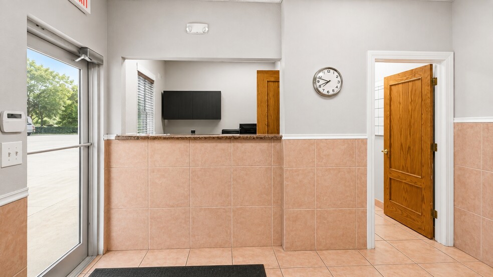 More Photos Of 14701 SW 137th St, Miami Light Distribution For Lease