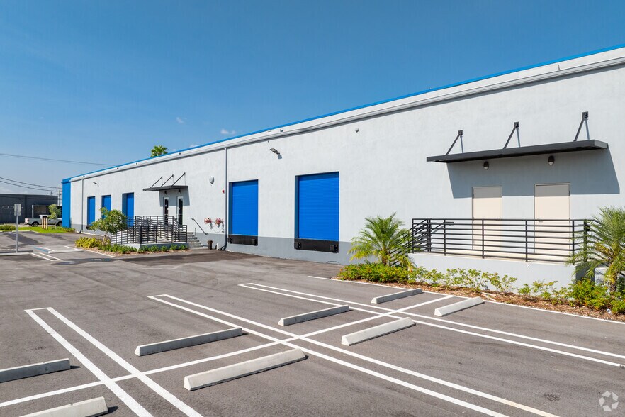 More Photos Of 7100 NW 36th Ave, Miami Warehouse For Lease