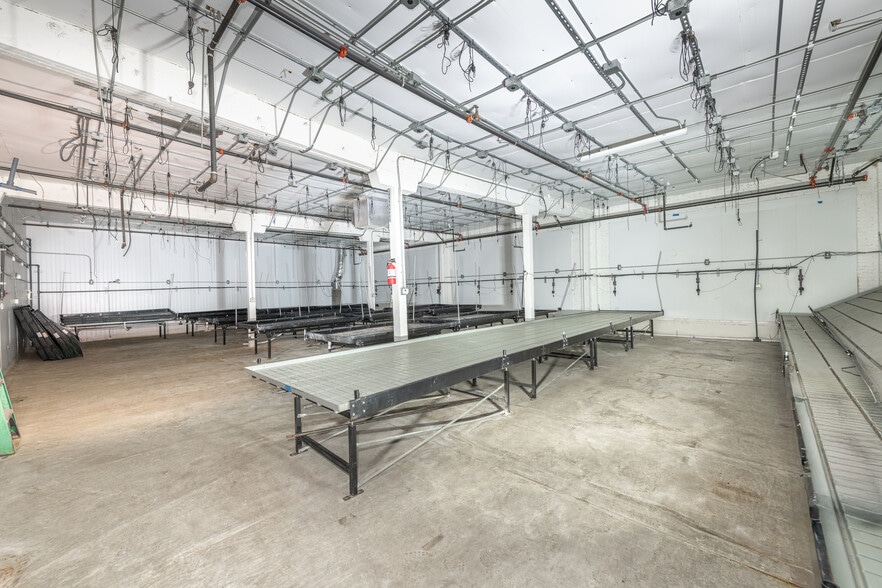 More Photos Of 197 E Jefferson Blvd, Los Angeles Warehouse For Sale