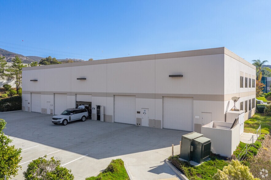 More Photos Of 1850 Diamond St, San Marcos Research And Development For Lease