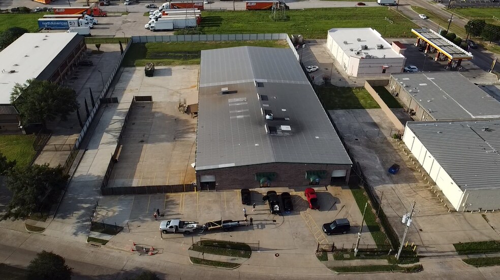 More Photos Of 4748 Sherwood Ln, Houston Warehouse For Lease