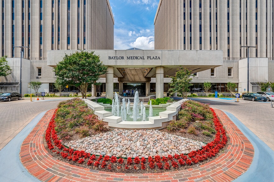 More Photos Of 3600 Gaston Ave, Dallas Office For Sale