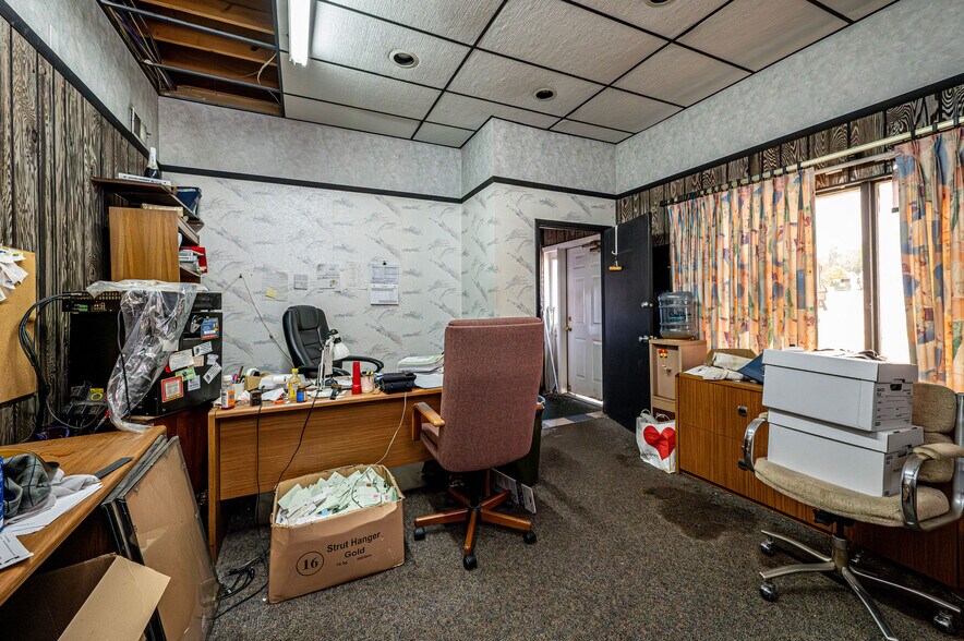 More Photos Of 508 New Alexandria Rd, Greensburg General Retail For Sale