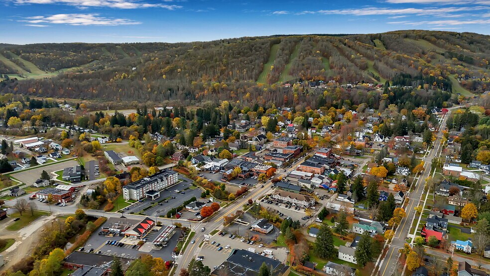 More Photos Of 38 Washington St, Ellicottville Storefront For Sale