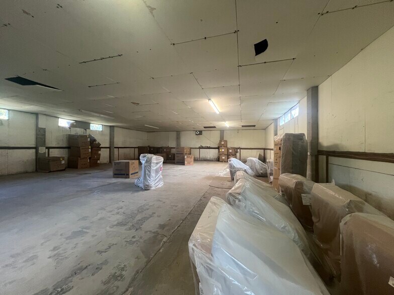 More Photos Of 1205 Spring St, Latrobe Warehouse For Sale