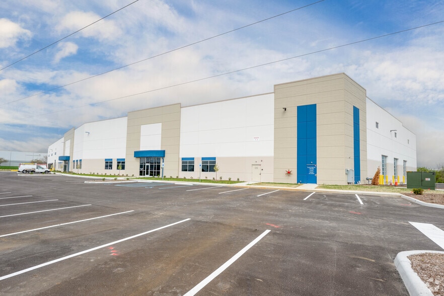 More Photos Of 3150 Reeves Rd, Plainfield Distribution For Sale