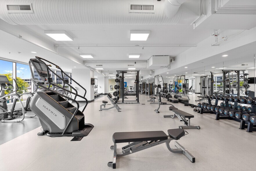 More Photos Of 1700 Dickson Av, Kelowna Office For Lease